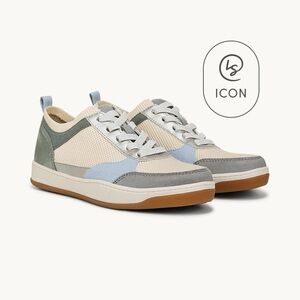 Bzees NWT Dynamic Slip On Sneaker Woman’s 8wide, green, cream comfy & stylish